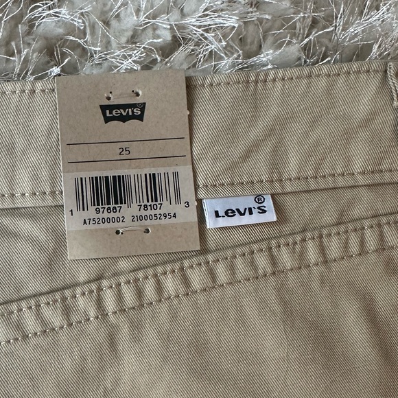 Levi's Women's ‘94 Cargo Mini Skirt, size 25 - Picture 8 of 8
